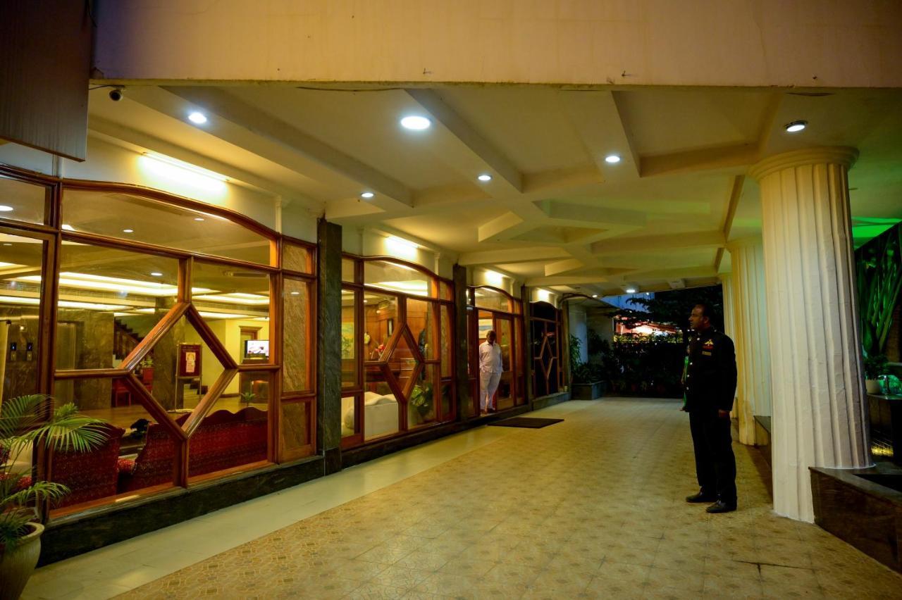 Maya'S Kings Kourt Mysore Exterior photo