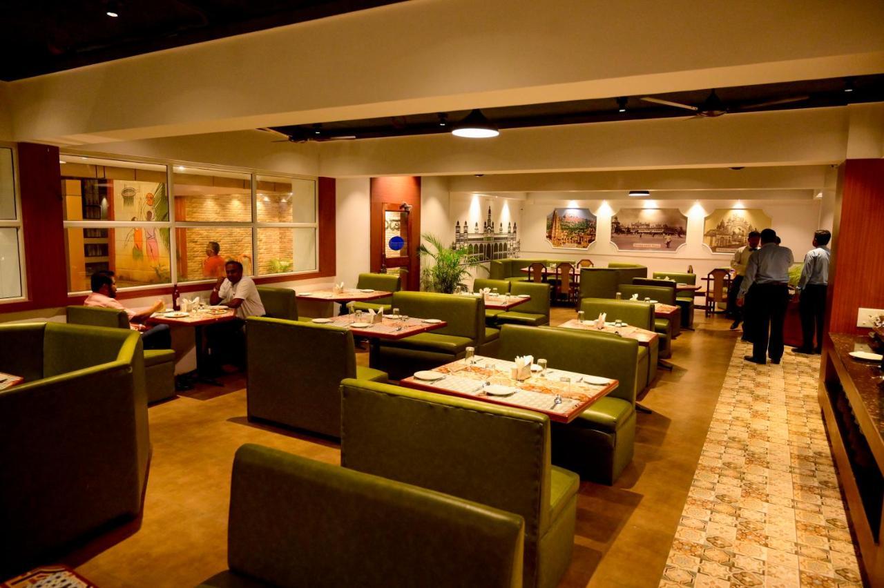 Maya'S Kings Kourt Mysore Exterior photo